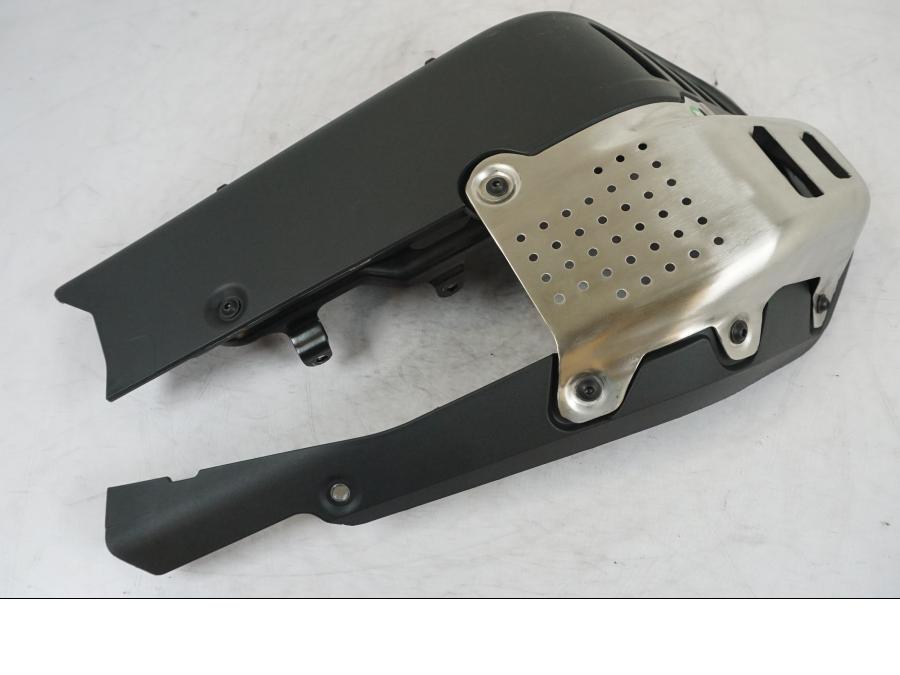 Snett uppifrån på Hasplåt från en KTM 390 Adventure -2023 motorcykel.