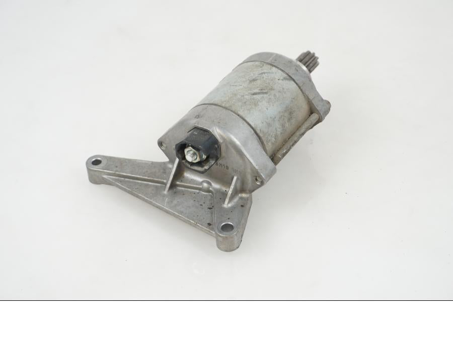 Baksidan på Startmotor från en Yamaha XT 1200 Z -2011 motorcykel.