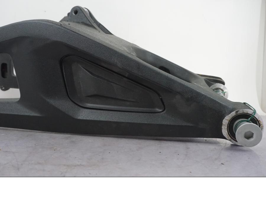 Extrabild3 på Sving från en Ducati Multistrada V4 -2024 motorcykel.