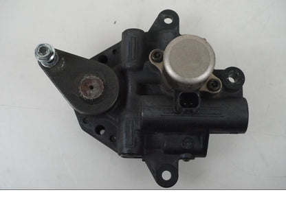 Snett uppifrån på Styrdämpare från en Honda CBR 1000 -2005 motorcykel.