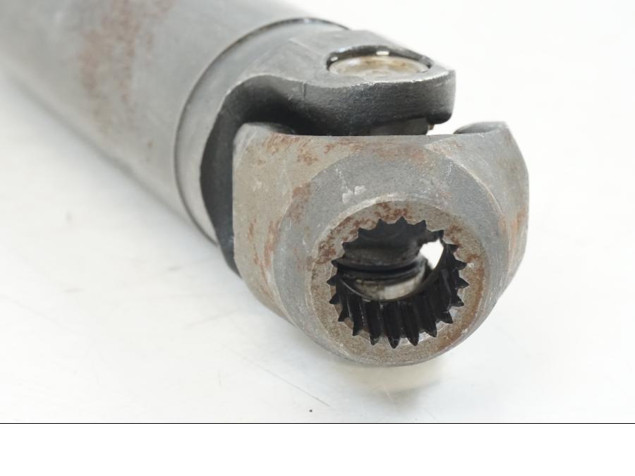 Vänster sida på Kardanaxel från en BMW K 1200 LT -2004 motorcykel.