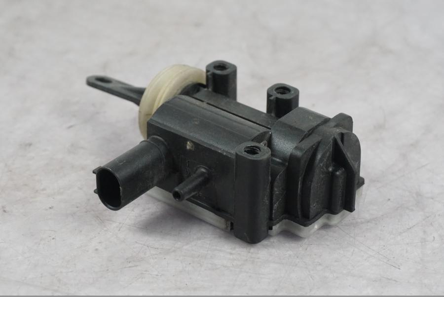 Baksidan på Lås från en BMW K 1600 GTL -2015 motorcykel.