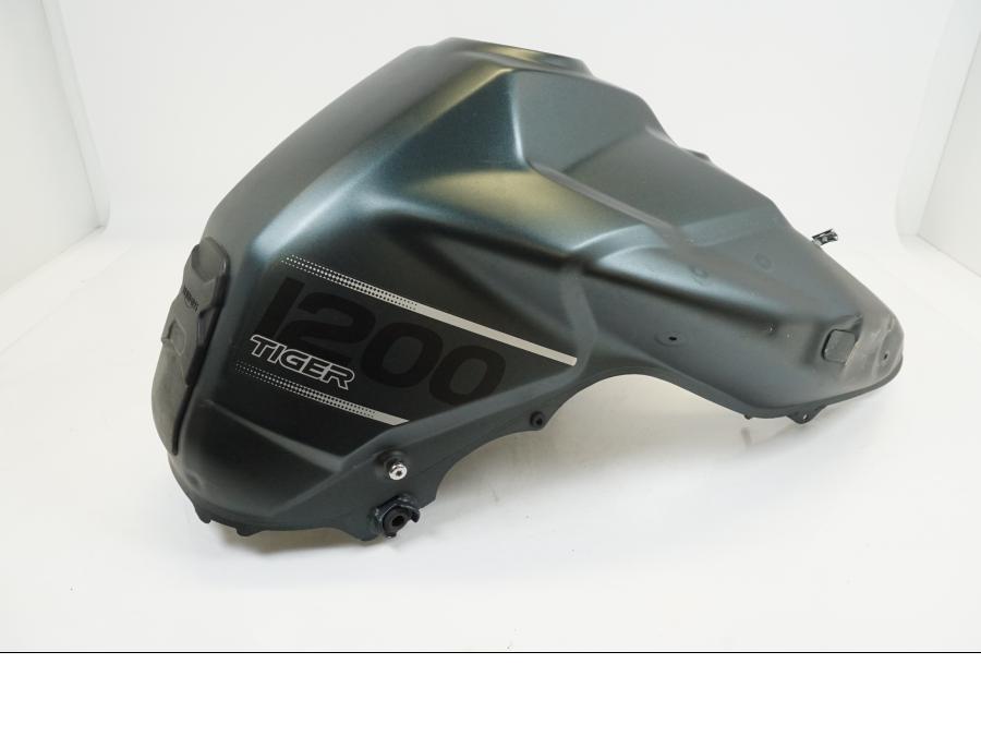 Baksidan på Bensintank från en Triumph Tiger 1200 -2018 motorcykel.