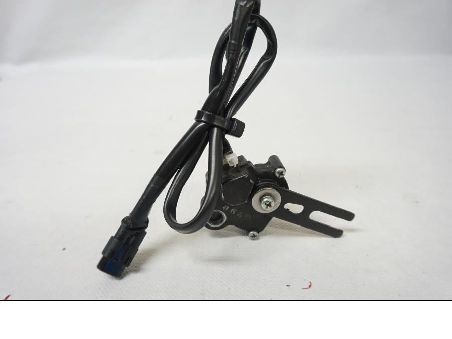 Framsidan på Sidostödsbrytare från en Kawasaki Z 900 -2020 motorcykel.