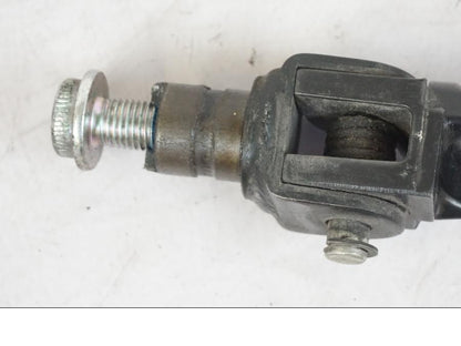 Vänster sida på Fotpinne från en Suzuki GSX-S 1000 -2017 motorcykel.