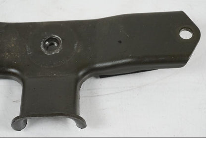 Höger sida på Sadelfäste från en Kawasaki Z 750 -2006 motorcykel.