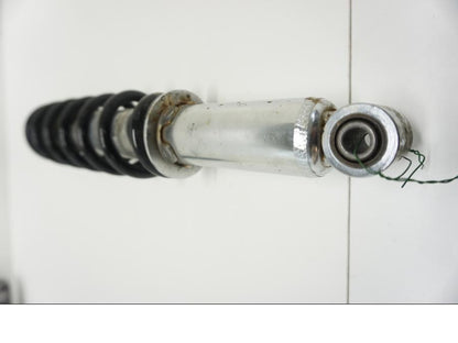 Baksidan på Stötdämpare från en BMW R 1100 R -1995 motorcykel.