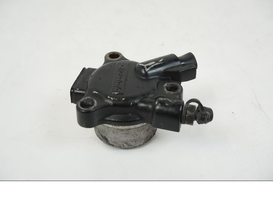 Höger sida på Kopplingslavcylinder från en Kawasaki ZZR 1100 -1994 motorcykel.