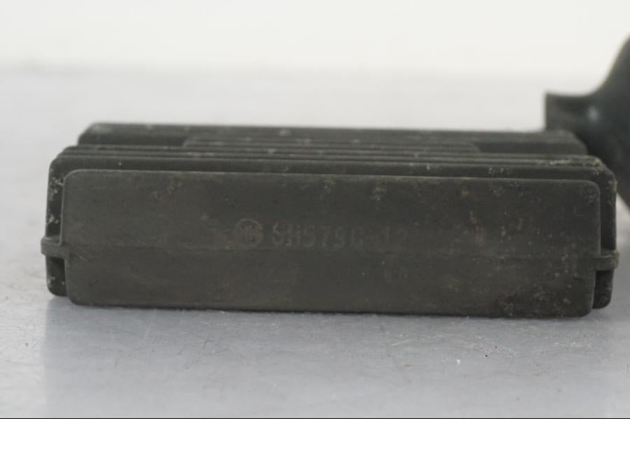 Vänster sida på Likriktare från en Honda CBR 1100 XX -1999 motorcykel.