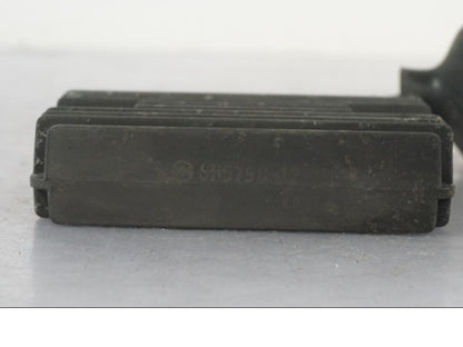 Vänster sida på Likriktare från en Honda CBR 1100 XX -1999 motorcykel.