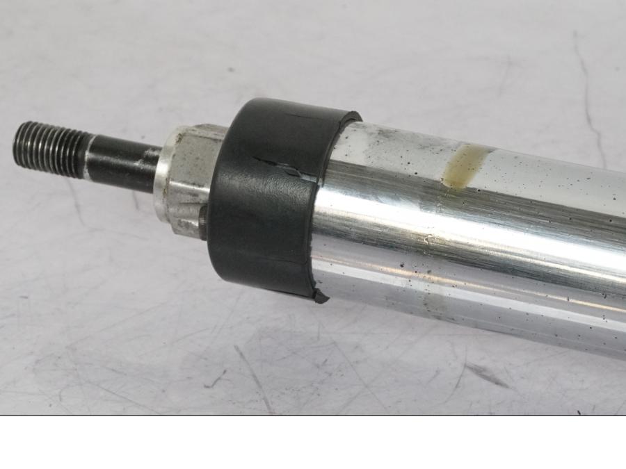 Extrabild2 på Gaffelben från en BMW R 1100 GS -1998 motorcykel.