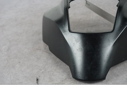 Baksidan på Strålkastarkåpa från en Yamaha MT-09 -2024 motorcykel.