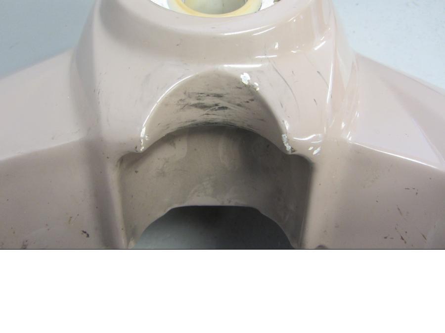 Snett uppifrån på Bensintank från en Yamaha XT660Z Tenere -2009 motorcykel.