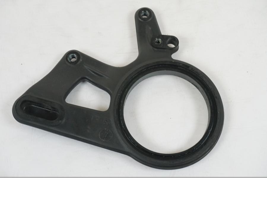 Framsidan på Bromsoksfäste från en KTM 1290 Super Duke R -2018 motorcykel.