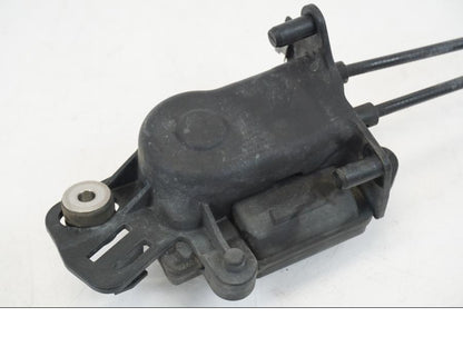 Snett nerifrån på Avgasspjällmotor från en BMW R 1250 GS -2019 motorcykel.