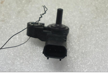 Baksidan på Mapsensor från en Suzuki SV 650 -2016 motorcykel.