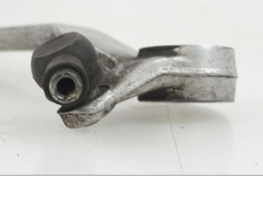 Snett nerifrån på Växelpedal från en Suzuki GSX-R 1000 -2007 motorcykel.