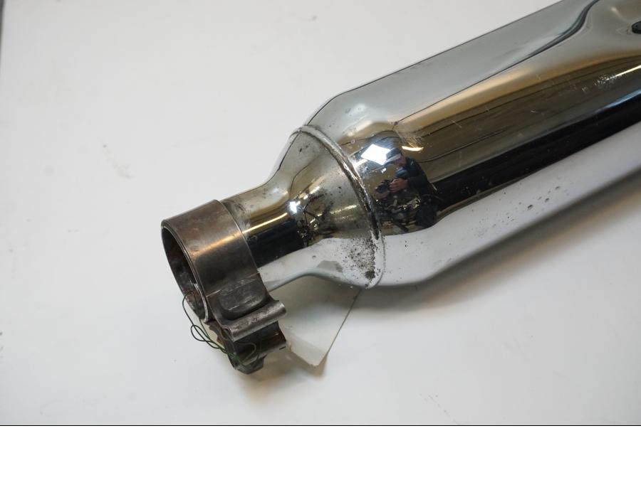 Baksidan på Ljuddämpare från en H-D Street Glide FLHX -2015 motorcykel.