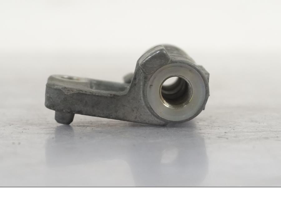 Snett uppifrån på Bromsfördelare från en Suzuki SV 650 -1999 motorcykel.