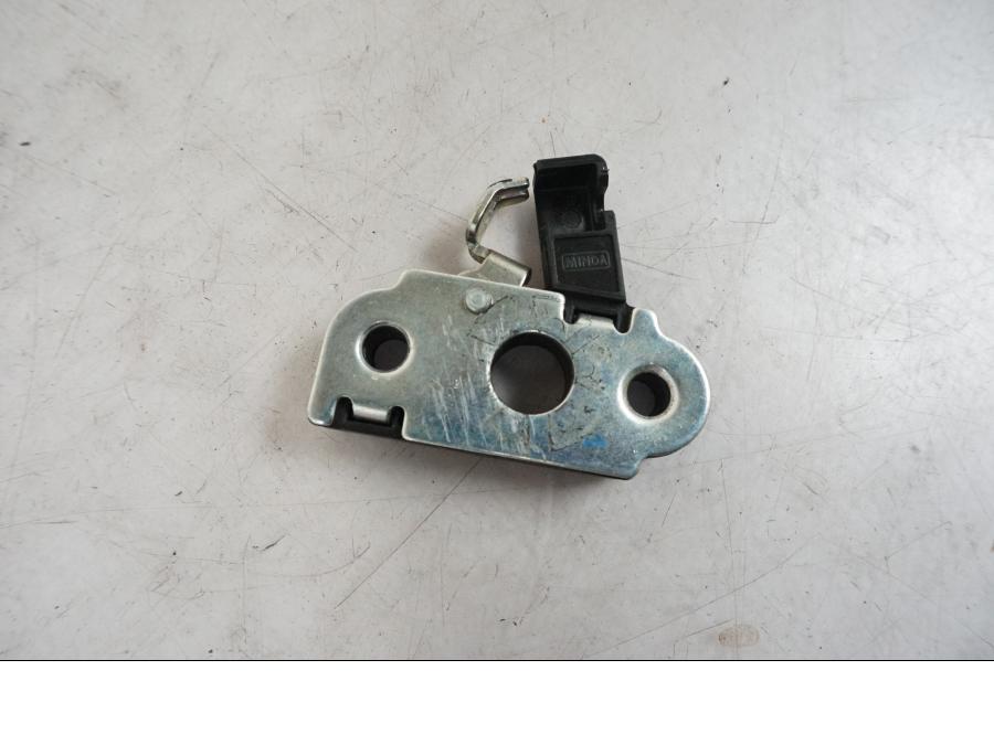 Höger sida på Sadellåsmekanism från en Triumph Bonneville T120 -2021 motorcykel.