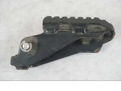 Baksidan på Fotpinne från en Triumph Tiger Explorer -2013 motorcykel.