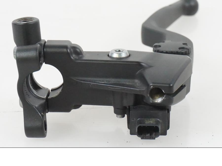 Höger sida på Kopplingsgrepp från en H-D Adventure Pan America Special RA1250S -2021 motorcykel.