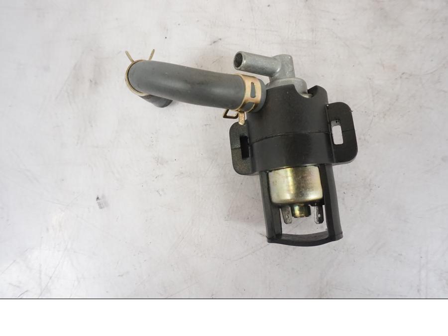 Höger sida på Second Air från en Kawasaki VN 1500 -2003 motorcykel.