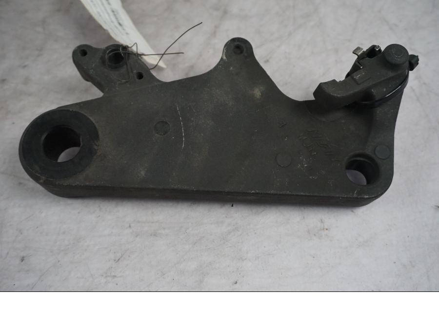 Framsidan på Bromsoksfäste från en Honda CTX 1300 -2014 motorcykel.