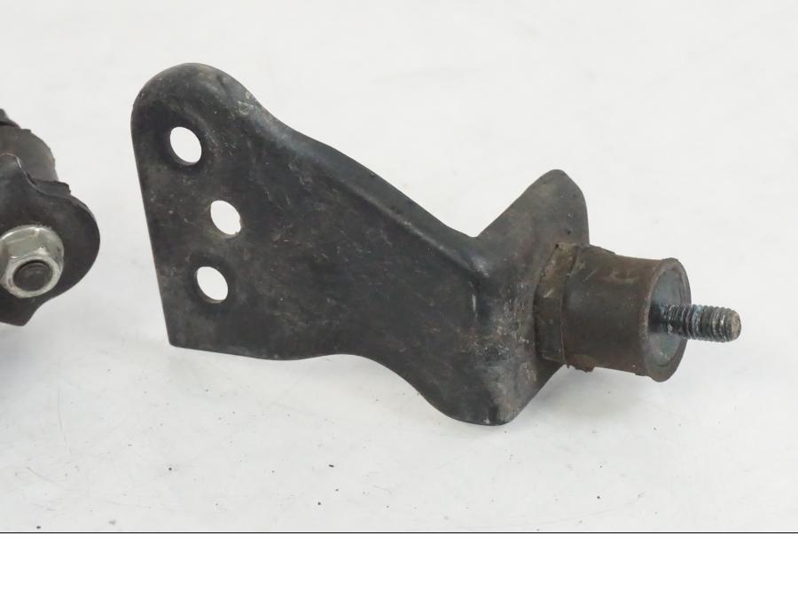 Vänster sida på Vattenkyl från en KTM 390 Adventure -2021 motorcykel.