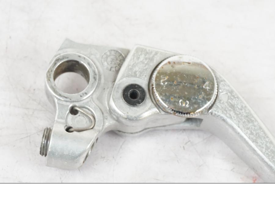 Baksidan på Bromsgrepp från en KTM 690 Duke -2015 motorcykel.