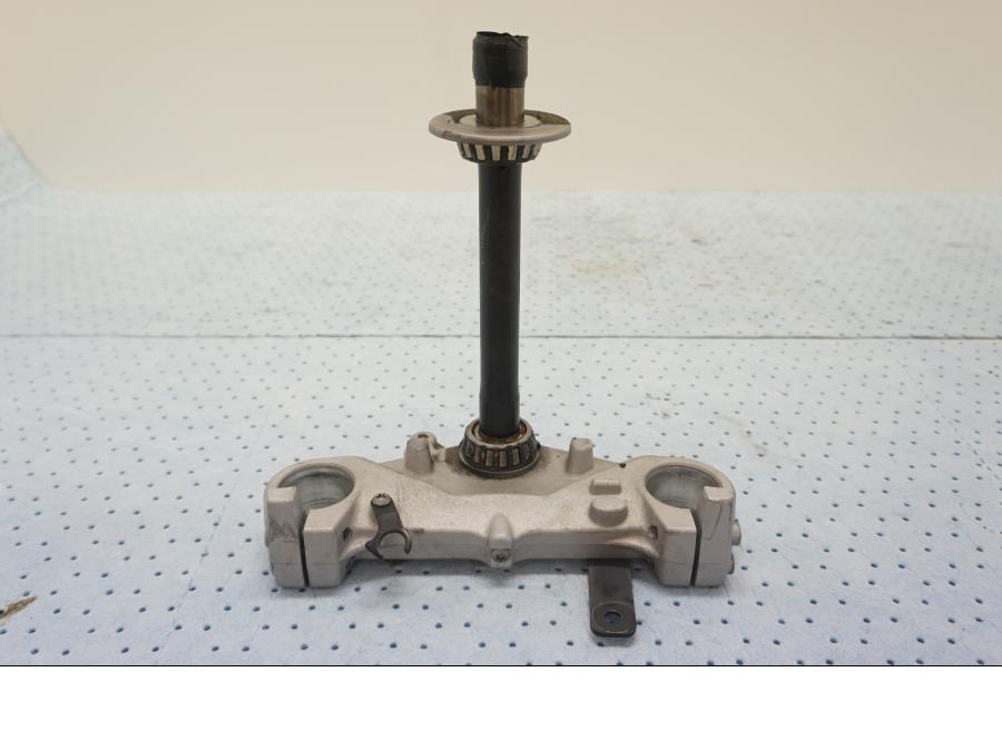 Framsidan på Gaffelkrona från en BMW F 800 ST -2007 motorcykel.