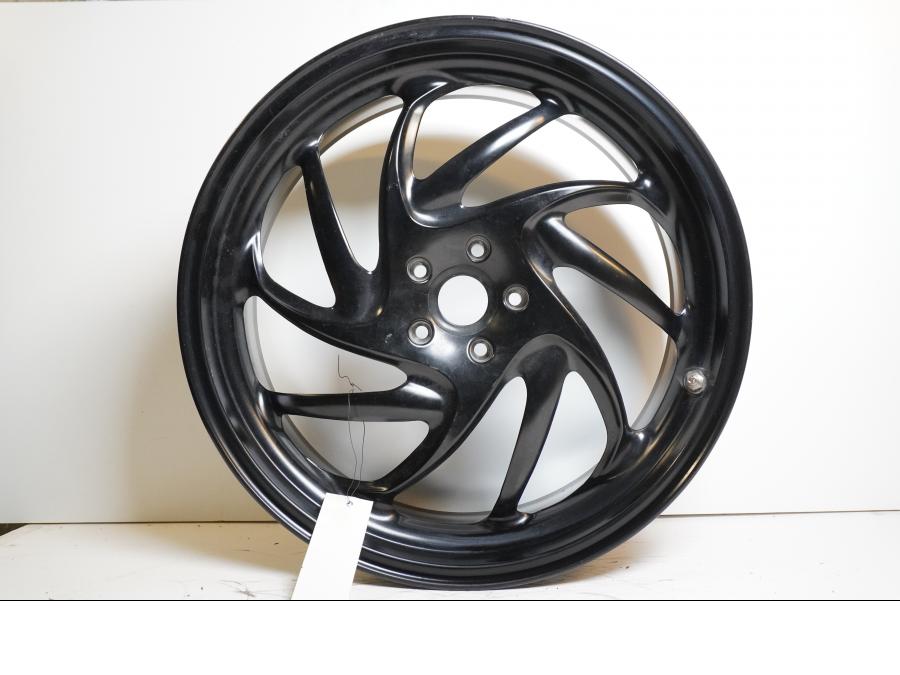 Framsidan på Fälg från en BMW F 800 S -2009 motorcykel.