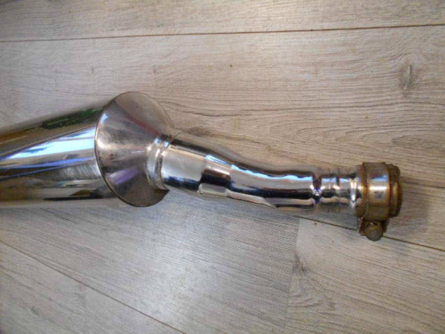 Höger sida på Ljuddämpare från en Yamaha TRX 850 -1996 motorcykel.