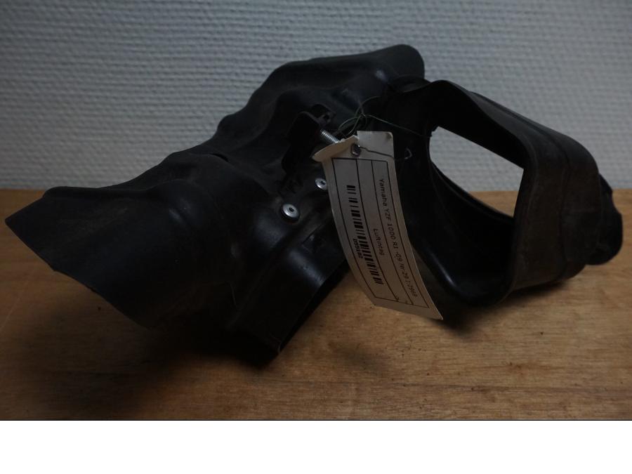 Baksidan på Luftintag från en Yamaha YZF 1000 R1 -2009 motorcykel.