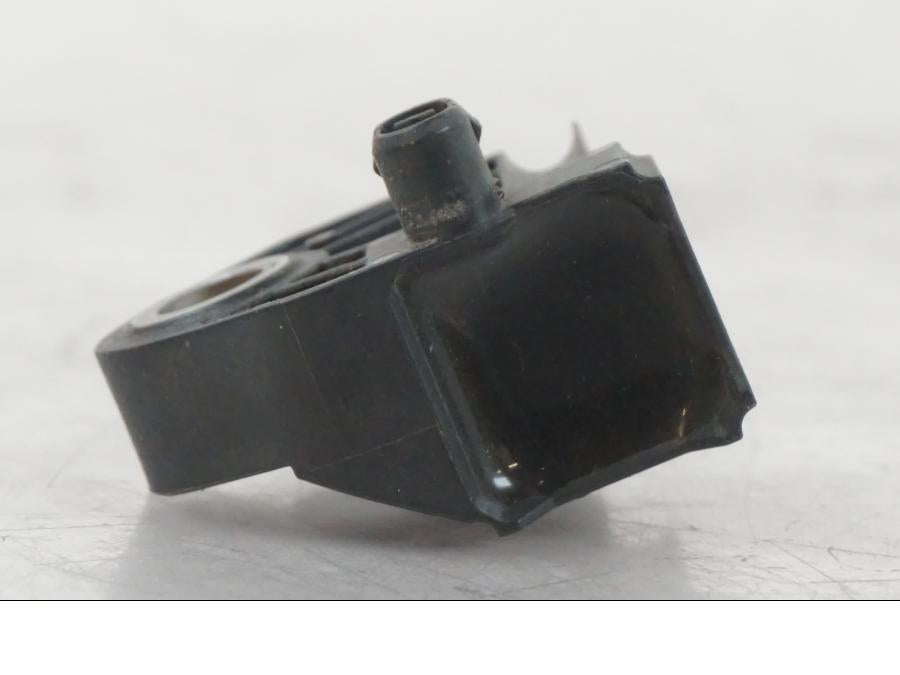 Vänster sida på Tilt Sensor från en BMW R 1250 GS -2021 motorcykel.