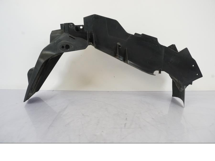 Baksidan på Undertail från en Honda CBR 125 R -2006 motorcykel.