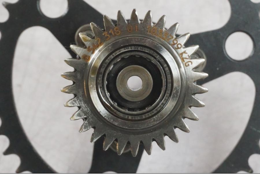 Höger sida på Kamaxel från en BMW R 1200 GS -2018 motorcykel.