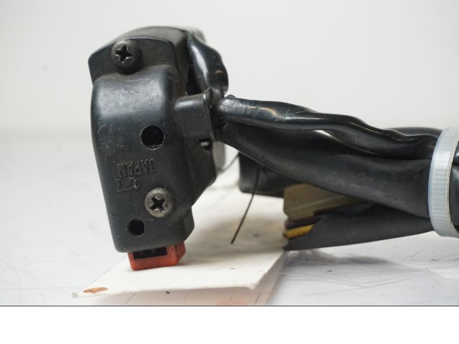 Extrabild1 på Styrelreglage från en Honda XL 600 V -1987 motorcykel.