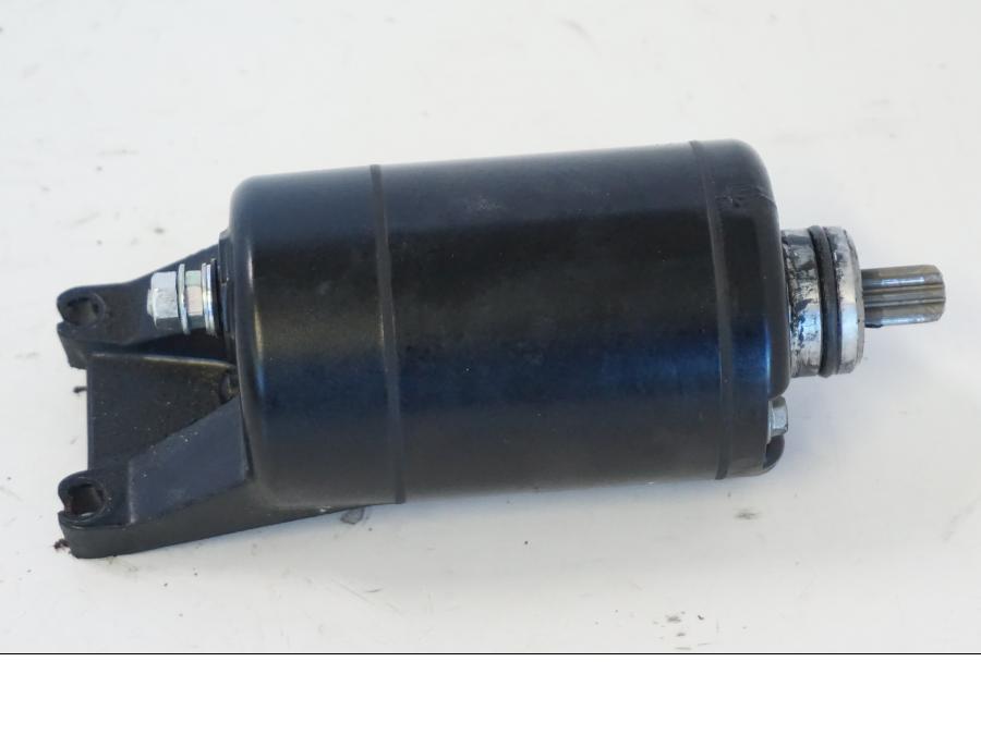 Framsidan på Startmotor från en Kawasaki ER-6N -2012 motorcykel.