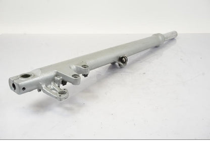 Vänster sida på Gaffelben från en BMW R 1150 RS -2003 motorcykel.