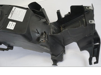 Höger sida på Undertail från en Honda NT 700 -2008 motorcykel.