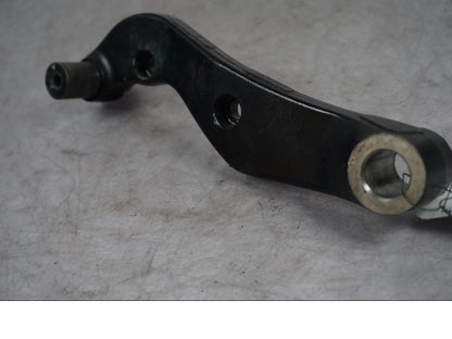 Höger sida på Bromsoksfäste från en Suzuki VL 1500 -1998 motorcykel.