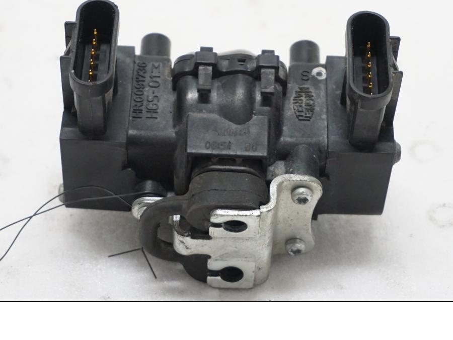 Framsidan på Gasreglage från en Aprilia SL 750 Shiver -2008 motorcykel.