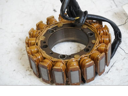 Baksidan på Generator från en BMW F 650 CS -2003 motorcykel.