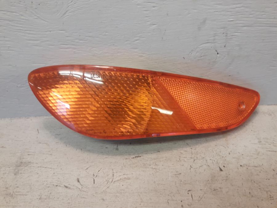 Framsidan på Blinkers från en BMW K 1200 LT -2003 motorcykel.