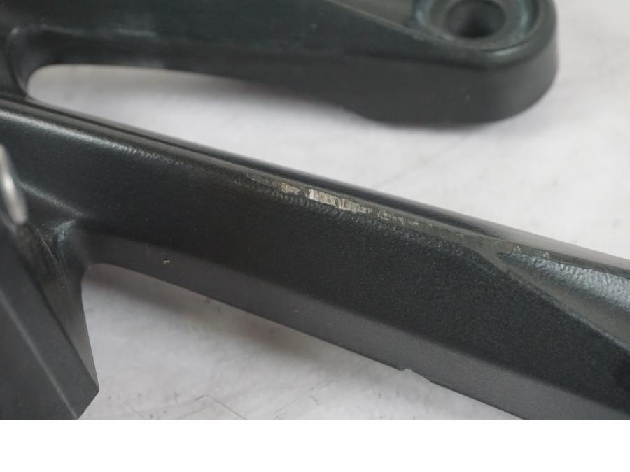 Vänster sida på Fotpinne från en Kawasaki ZZ-R 1400 -2009 motorcykel.