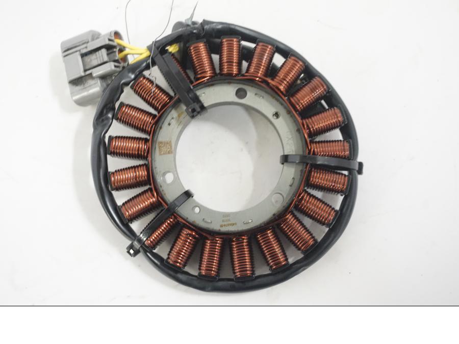 Baksidan på Generator från en BMW R 1250 GS -2019 motorcykel.