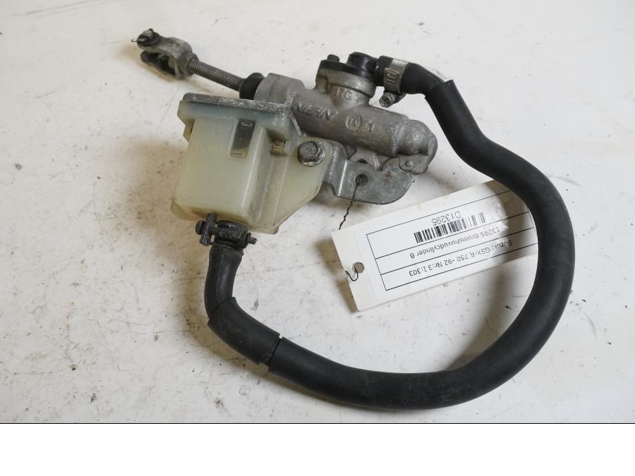 Framsidan på Bromshuvudcylinder från en Suzuki GSX-R 750 -1992 motorcykel.
