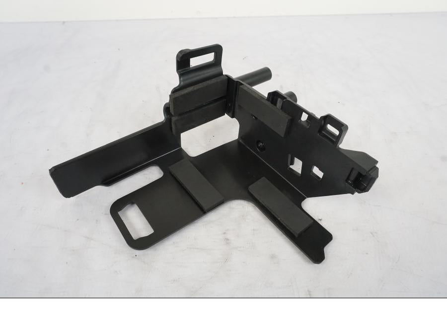 Framsidan på Behållare från en H-D Softail Sport Glide FLSB -2022 motorcykel.