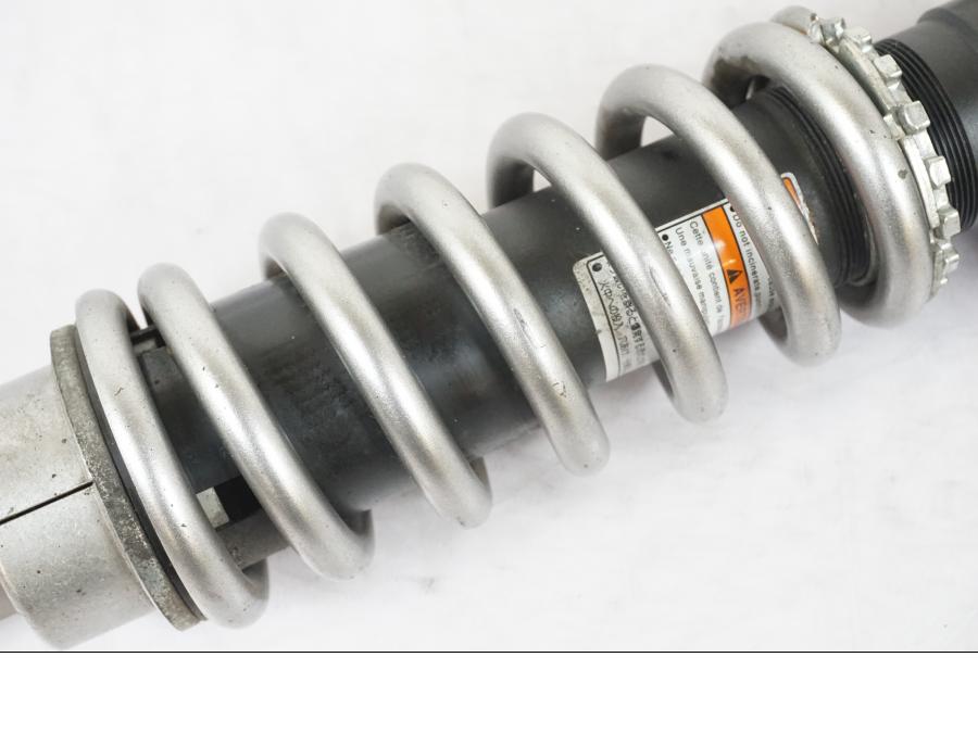 Höger sida på Stötdämpare från en Kawasaki ZX-6R -2011 motorcykel.